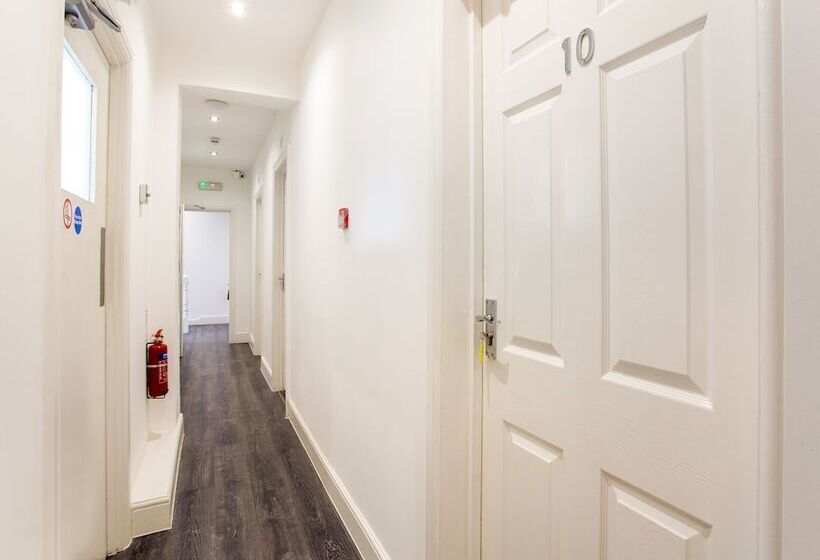 فندق Broadway Inn