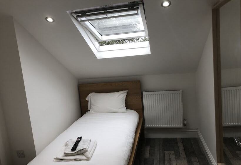 فندق Broadway Inn