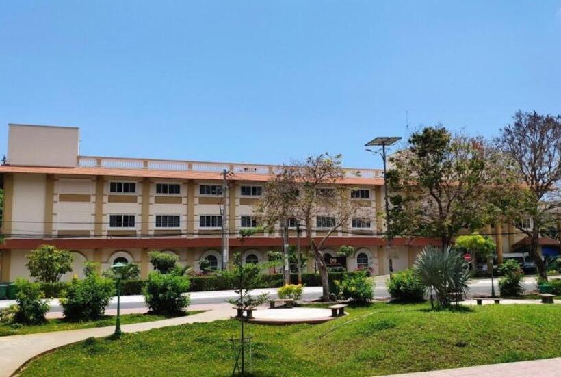 هتل Tan Son Nhat Con Dao Resort