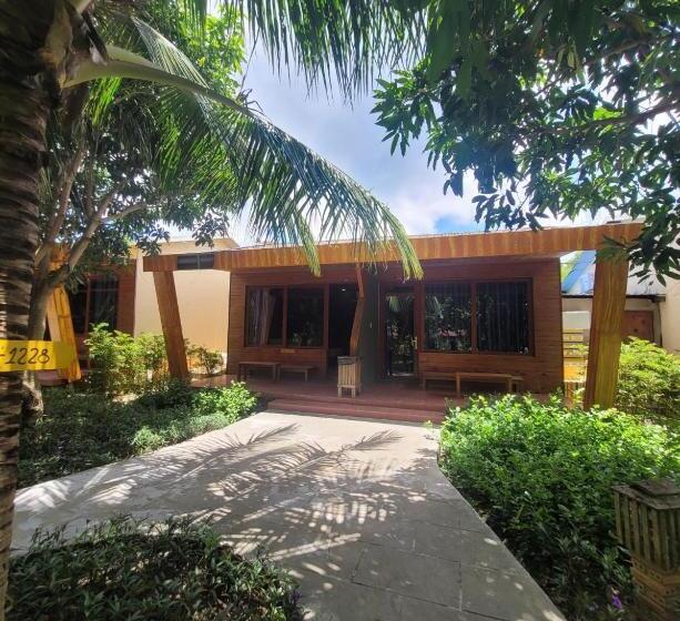 هتل Tan Son Nhat Con Dao Resort