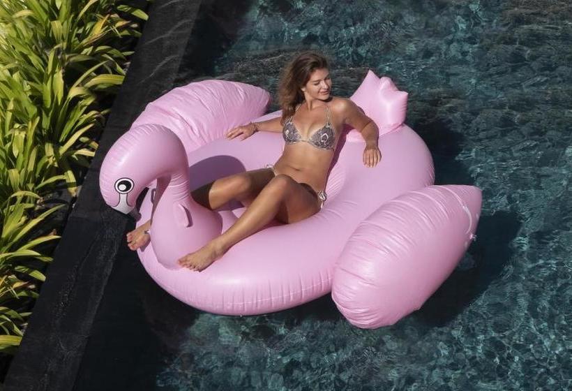 ペンション The Village Home