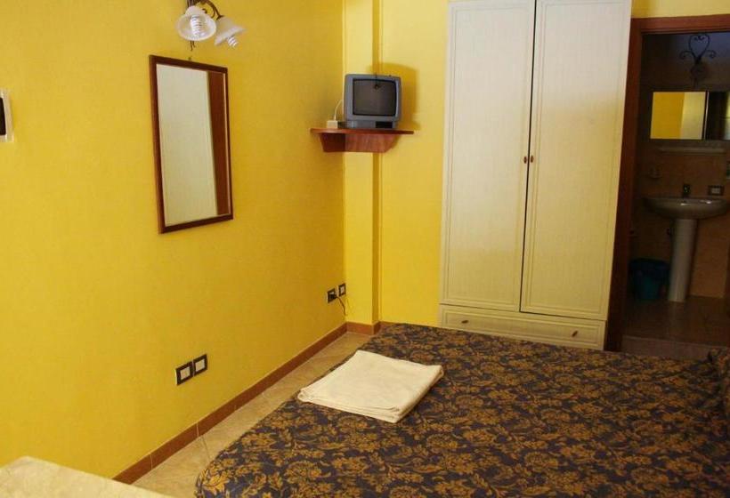 بنسيون Acqua Cristallina