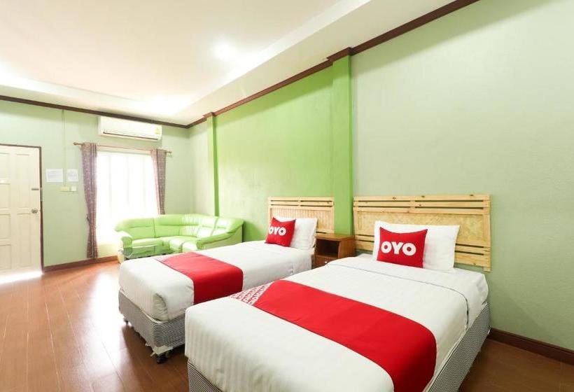 호스텔 Oyo 359 Golden Nakara Place