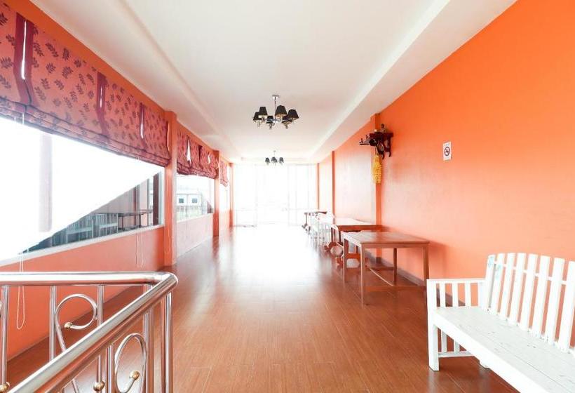 هاستل Oyo 359 Golden Nakara Place