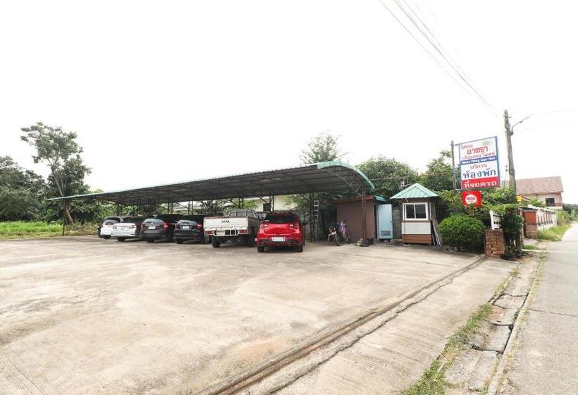 호스텔 Oyo 359 Golden Nakara Place