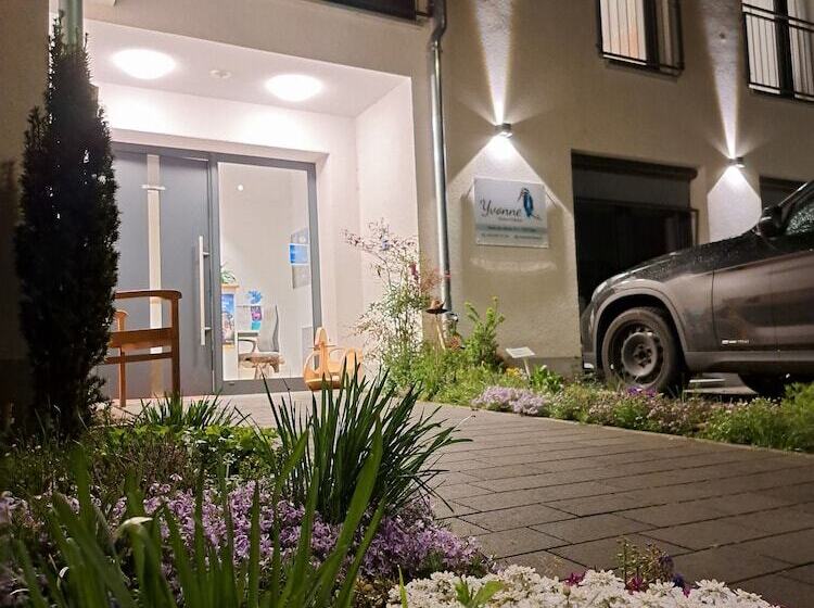 Pension Yvonne Superior