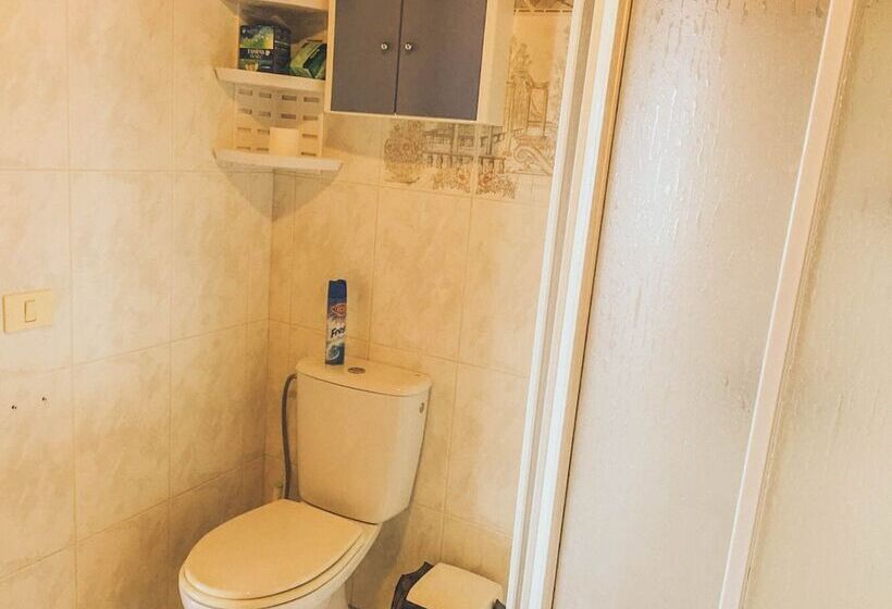 Blue Canary Hostel   Adults Only