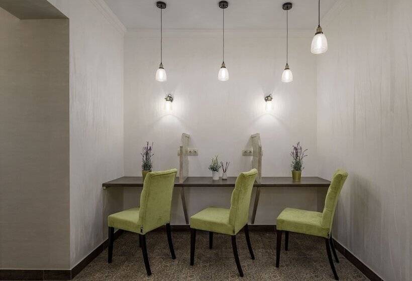 Bon Son Hotel & Hostel