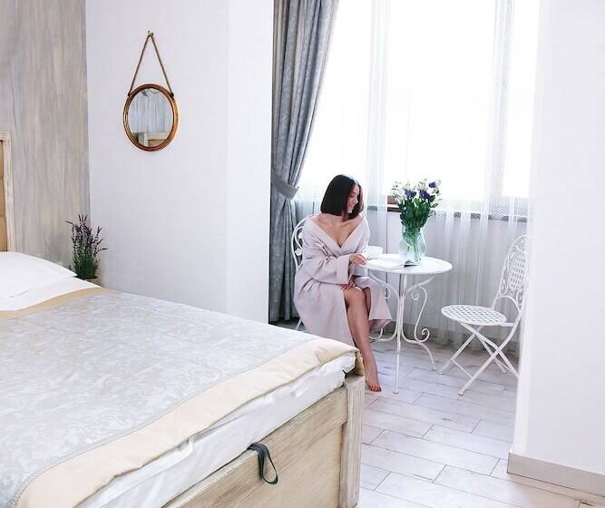 Bon Son Hotel & Hostel