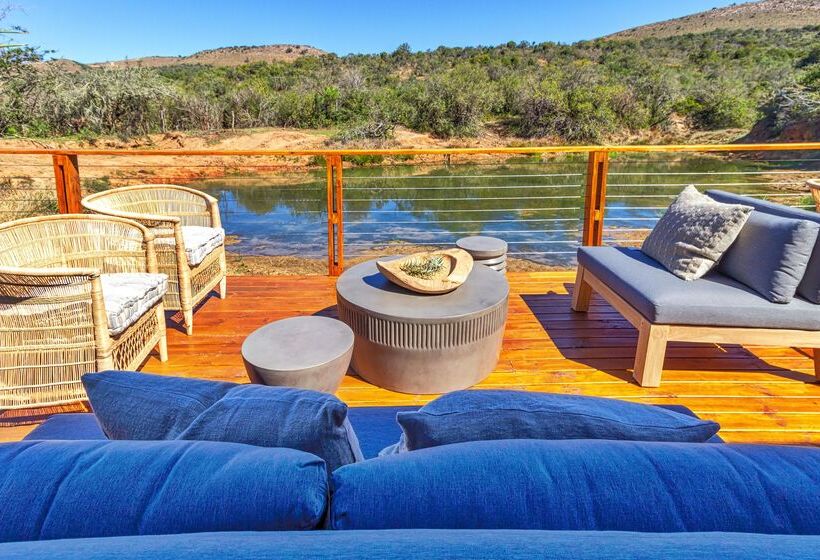 هتل Barefoot Addo Elephant Lodge