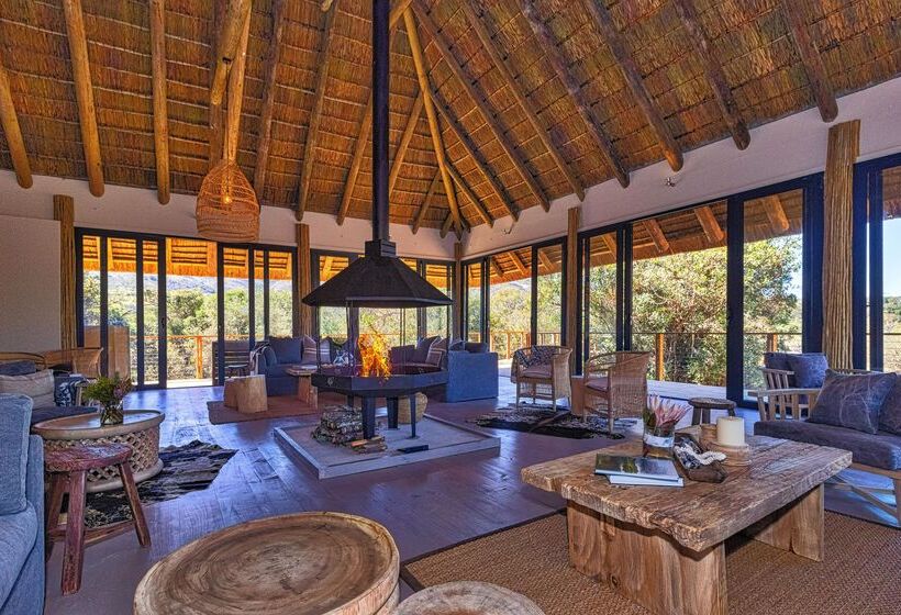هتل Barefoot Addo Elephant Lodge