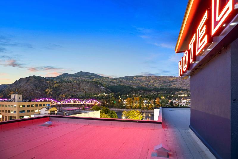 Crown Columbia Hotel; Bw Premier Collection