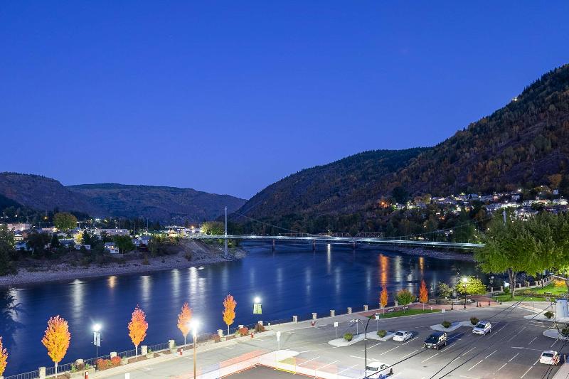 Crown Columbia Hotel; Bw Premier Collection