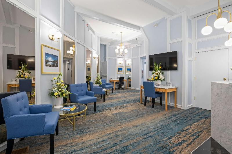 Crown Columbia Hotel; Bw Premier Collection