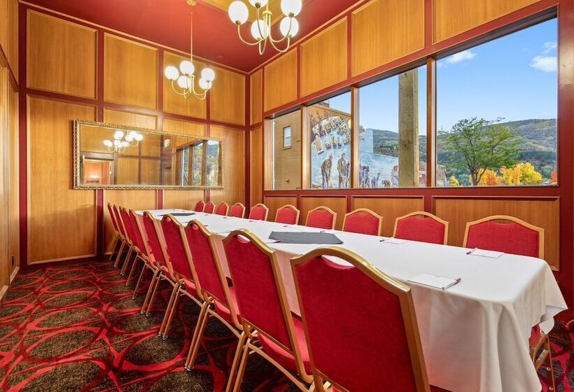 Crown Columbia Hotel; Bw Premier Collection