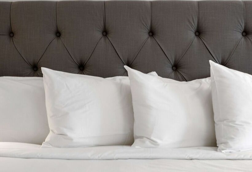 Crown Columbia Hotel; Bw Premier Collection