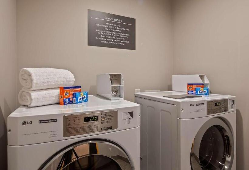 בית מלון כפרי Glō Best Western Tulsa Catoosa East Route 66