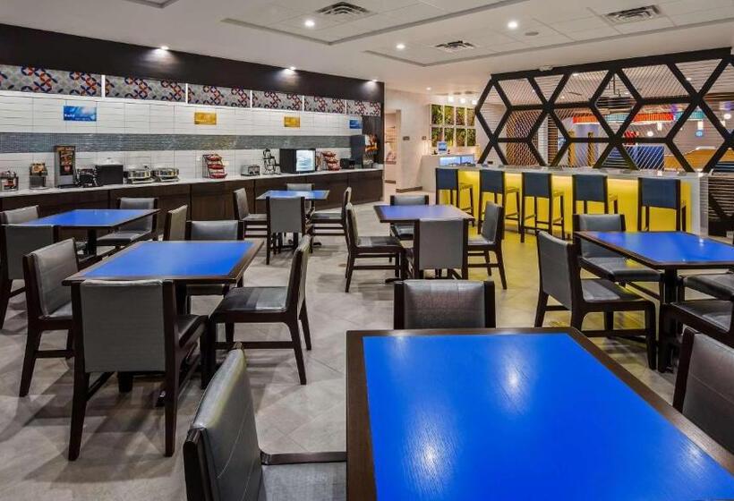 בית מלון כפרי Glō Best Western Tulsa Catoosa East Route 66