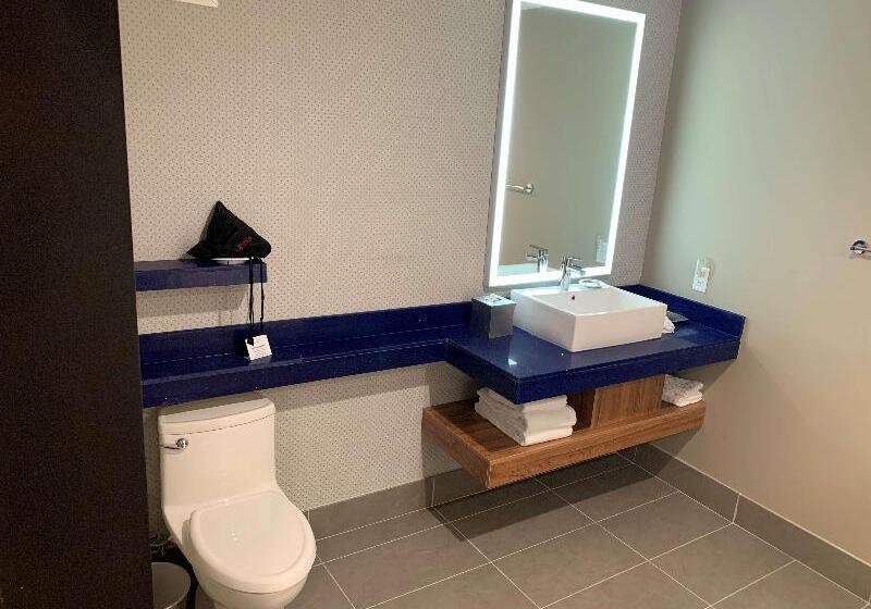 בית מלון כפרי Glō Best Western Tulsa Catoosa East Route 66