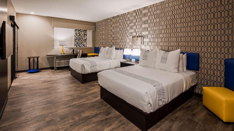 בית מלון כפרי Glō Best Western Tulsa Catoosa East Route 66