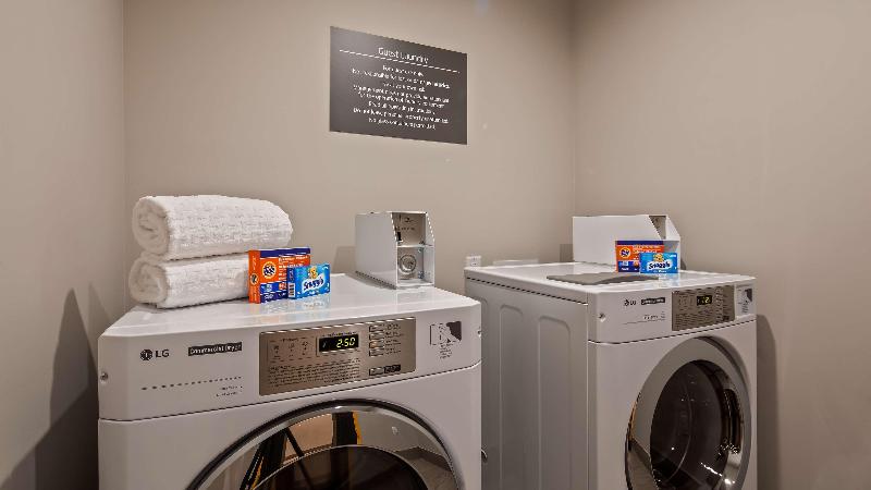 בית מלון כפרי Glō Best Western Tulsa Catoosa East Route 66