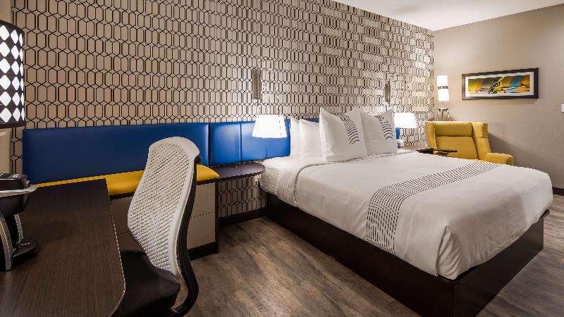 בית מלון כפרי Glō Best Western Tulsa Catoosa East Route 66