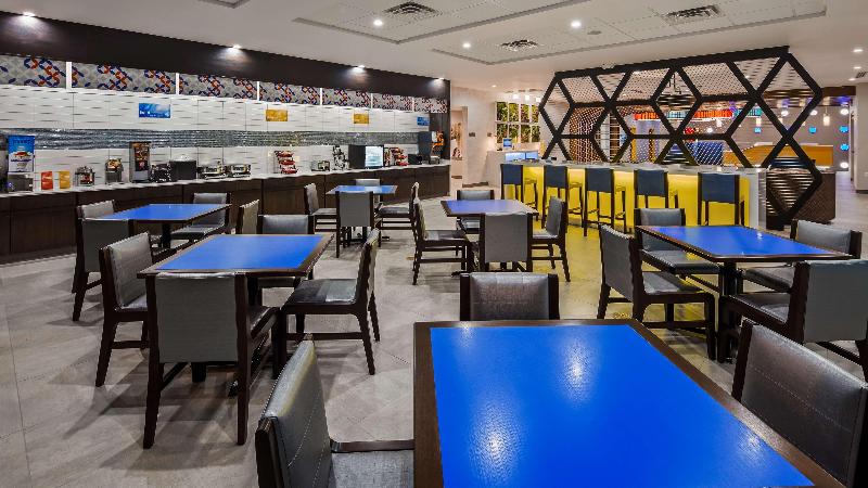 בית מלון כפרי Glō Best Western Tulsa Catoosa East Route 66