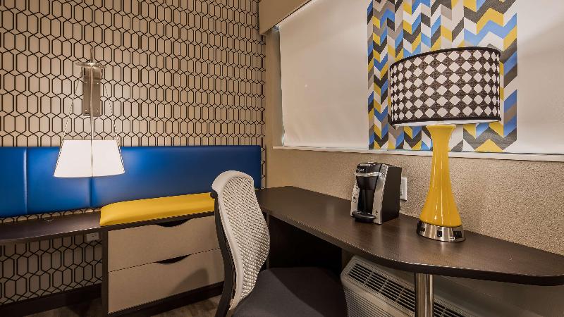 בית מלון כפרי Glō Best Western Tulsa Catoosa East Route 66