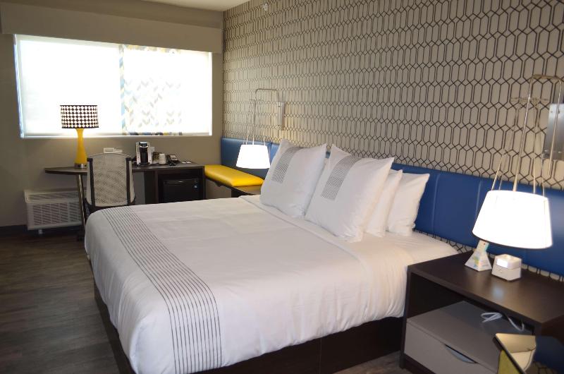 בית מלון כפרי Glō Best Western Tulsa Catoosa East Route 66