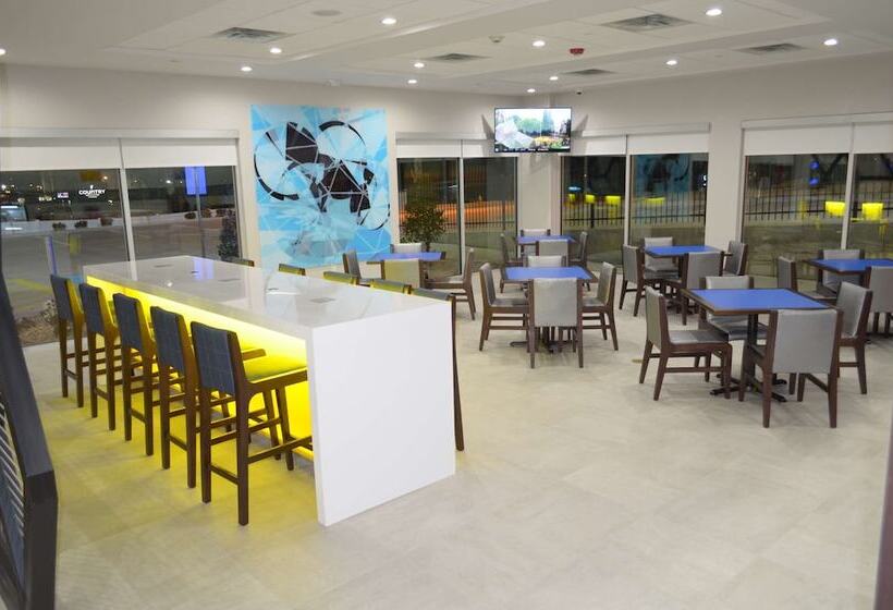 בית מלון כפרי Glō Best Western Tulsa Catoosa East Route 66