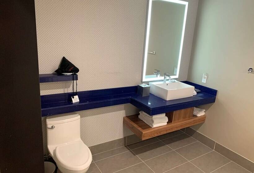 בית מלון כפרי Glō Best Western Tulsa Catoosa East Route 66