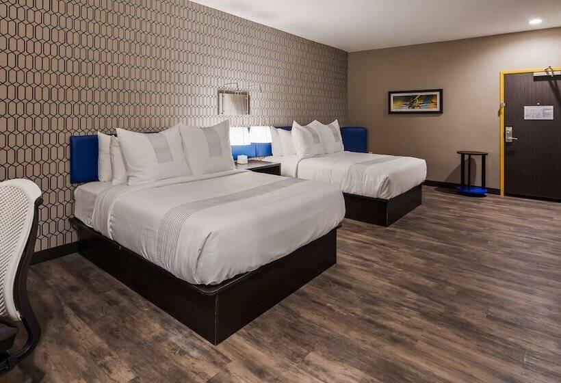 בית מלון כפרי Glō Best Western Tulsa Catoosa East Route 66