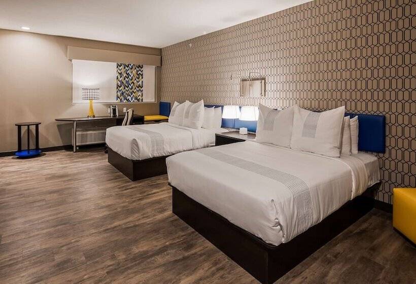 בית מלון כפרי Glō Best Western Tulsa Catoosa East Route 66