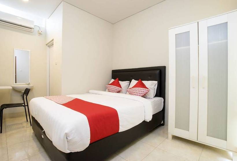 호텔 Griya Damai Syariah By Oyo Rooms