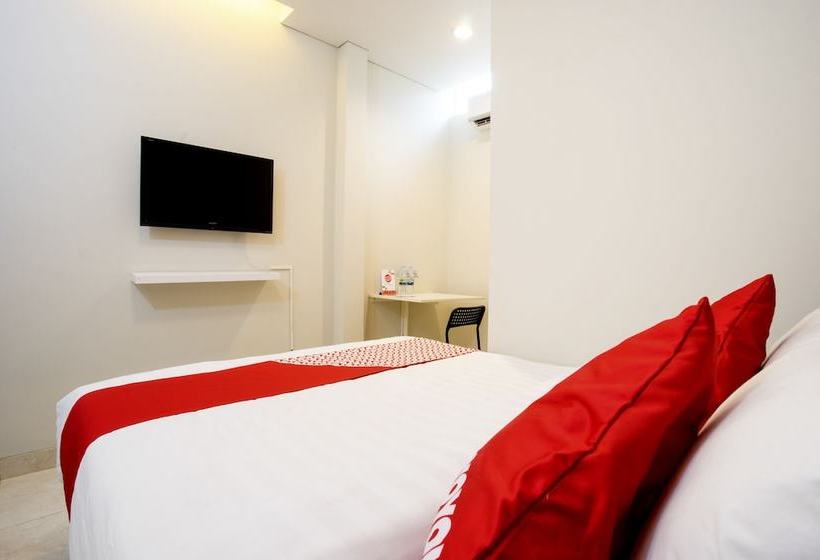 호텔 Griya Damai Syariah By Oyo Rooms