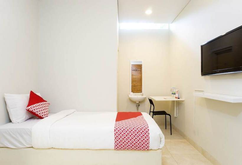 호텔 Griya Damai Syariah By Oyo Rooms