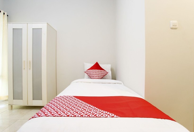 호텔 Griya Damai Syariah By Oyo Rooms