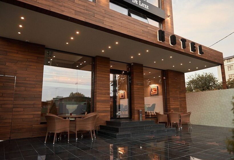 هتل Hollywood De Luxe