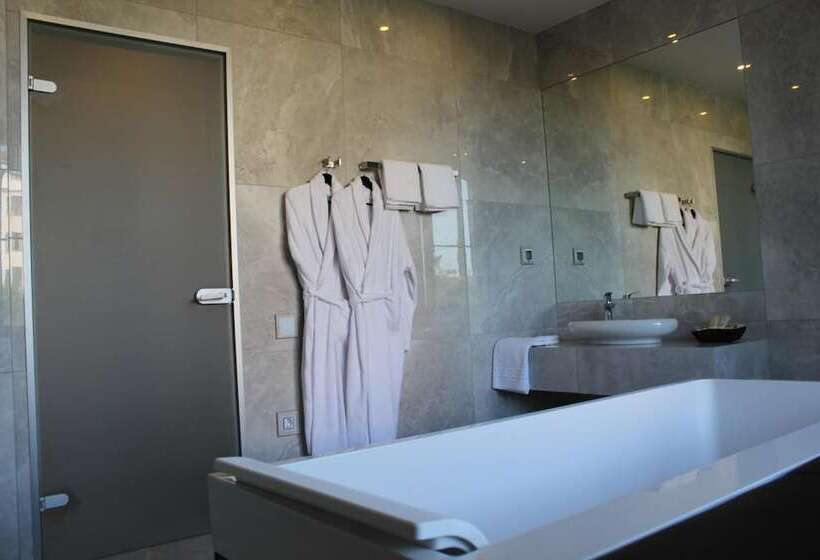 هتل Hollywood De Luxe