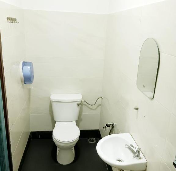 בית מלון כפרי Mn Ferringhi Inn