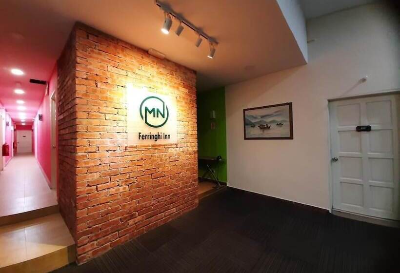בית מלון כפרי Mn Ferringhi Inn