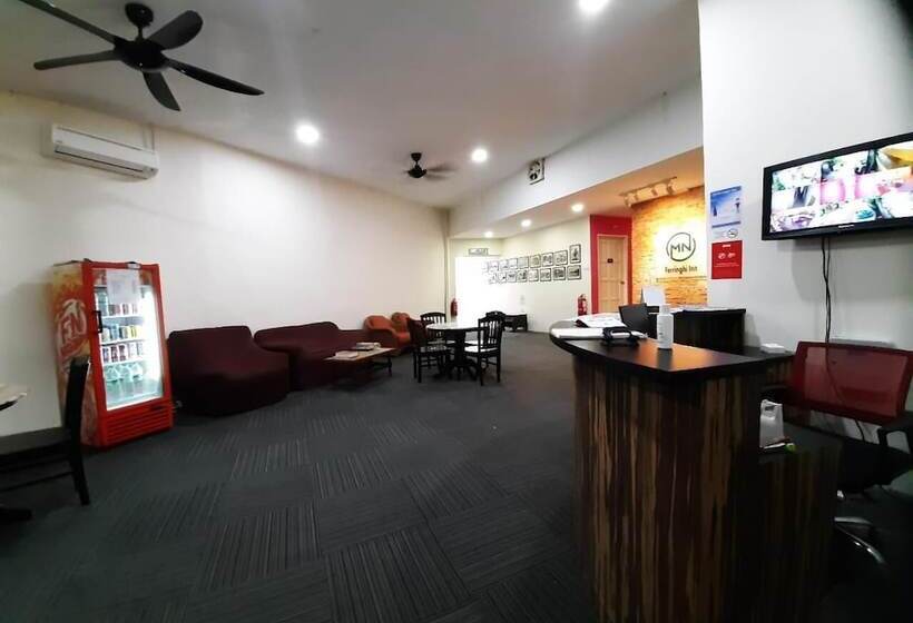 בית מלון כפרי Mn Ferringhi Inn