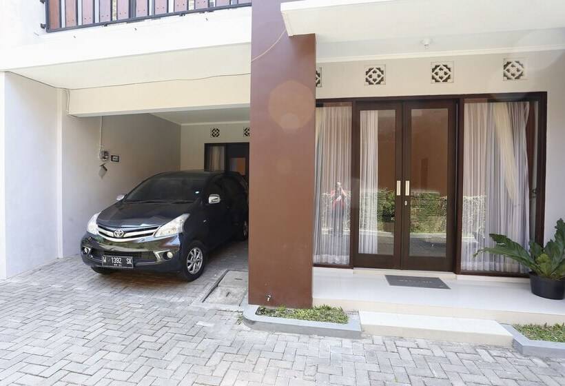 בית מלון כפרי Reddoorz @ Merapi View