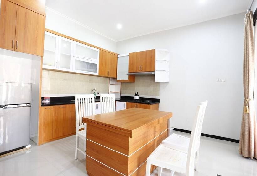 בית מלון כפרי Reddoorz @ Merapi View