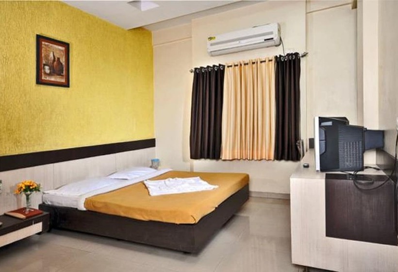 בית מלון כפרי Shri Krishna