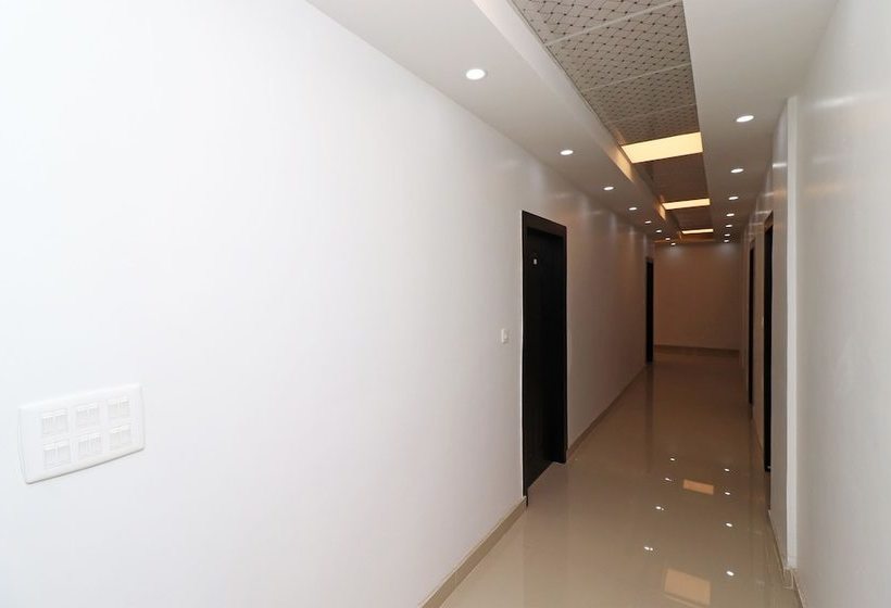 ホテル Spot On 37815 Stay N Style