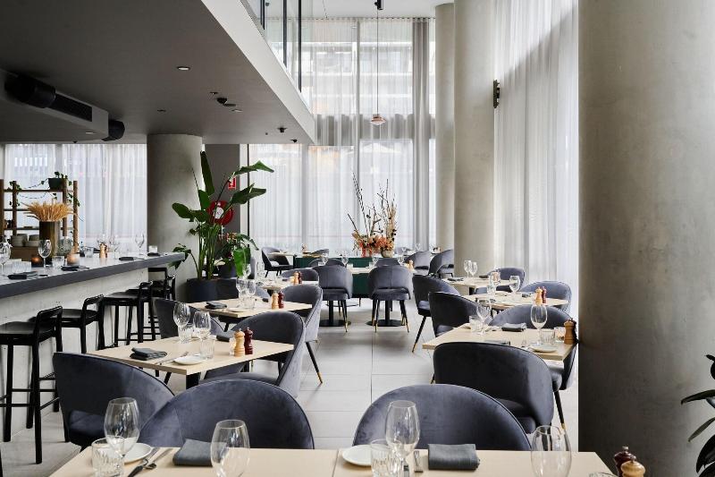 Midnight Hotel, Autograph Collection