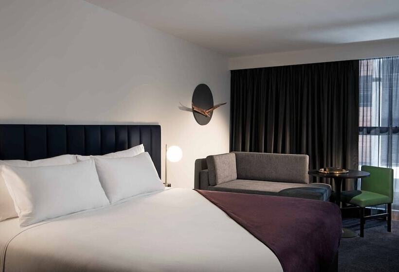 Midnight Hotel, Autograph Collection