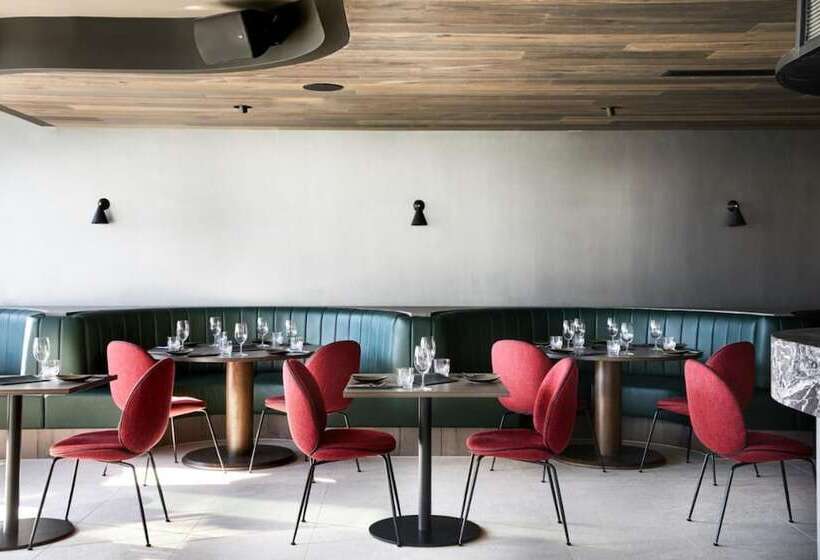 Midnight Hotel, Autograph Collection