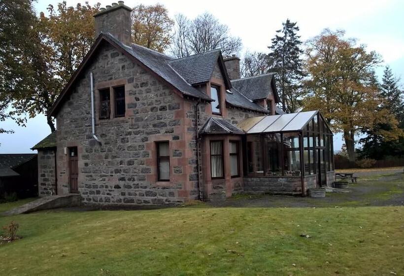 بنسيون Balloan House